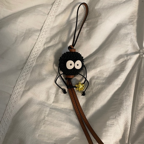 Loewe Spirited Away susuwatari bag charm - Picture 5 of 6